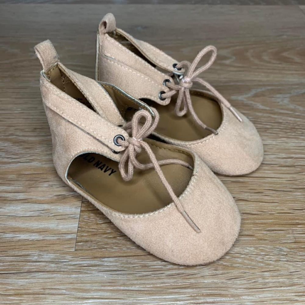Old Navy 12-18 Months Lace Up Light Pink Baby Girl Sandals
